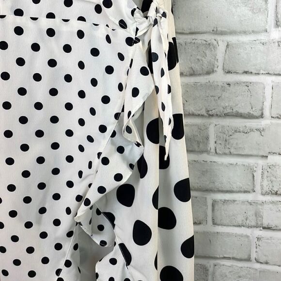 DO+BE Size Medium polkadot mini dress ties on side spaghetti straps adjustable - Picture 6 of 14